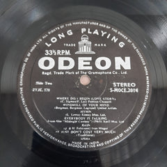 Usha Iyer - Usha Sings Love Story And Other Hits (Vinyl)