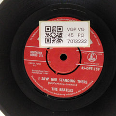 The Beatles - Hold Me Tight / I Saw Her Standing There (45-RPM)