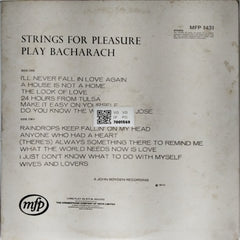Strings for Pleasure - Strings for Pleasure Play Bacharach (Vinyl)