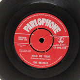The Beatles - Hold Me Tight / I Saw Her Standing There (45-RPM)
