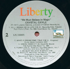 Crystal Gayle - We Must Believe In Magic (Vinyl) Image
