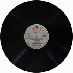 Renu (2) & Vijay Chaudhary - Muskurahat  (Vinyl)