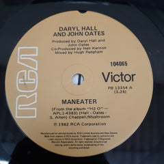 Daryl Hall & John Oates - Maneater (45-RPM)