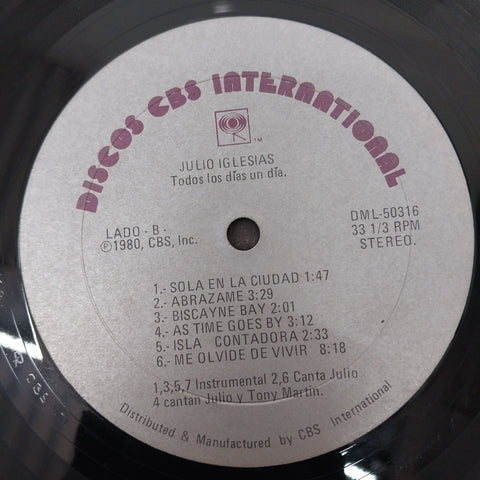 Julio Iglesias - Todos los dias un dia (Vinyl)
