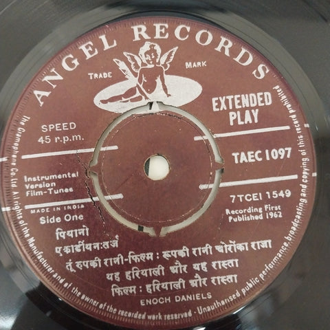 Enoch Daniels - Top Film Tunes On The Piano Accordian (45-RPM)