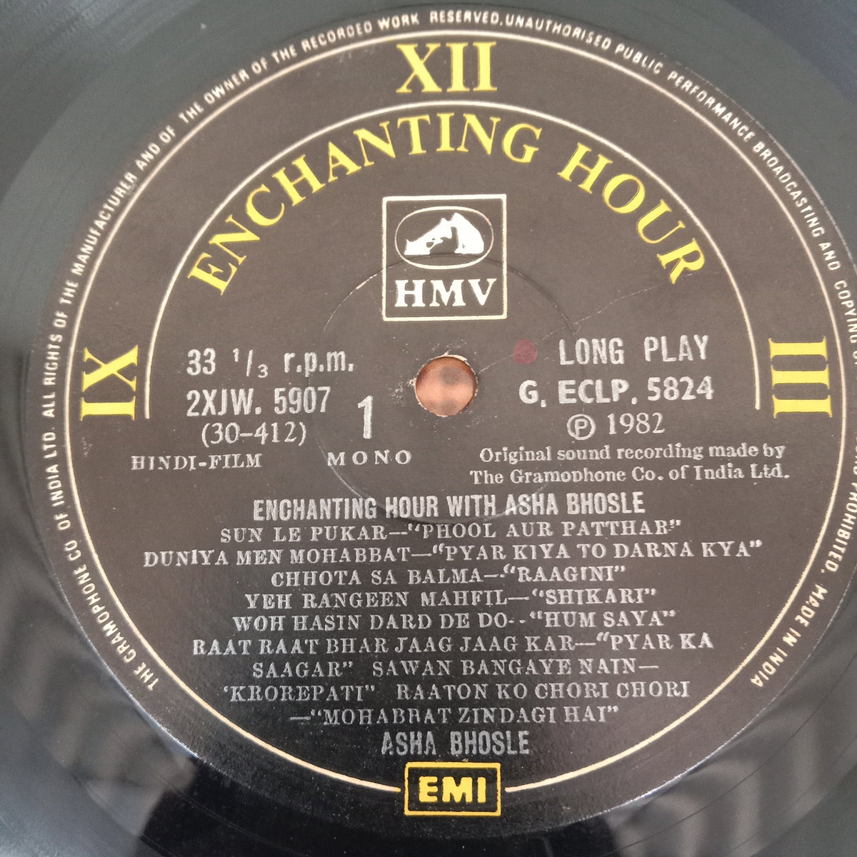 Asha Bhosle - Enchanting Hour With Asha Bhosle (Vinyl)