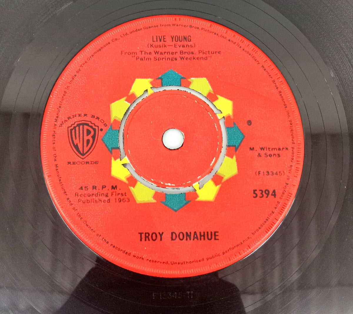 Troy Donahue - Live Young / Somebody Loves Me (45-RPM)