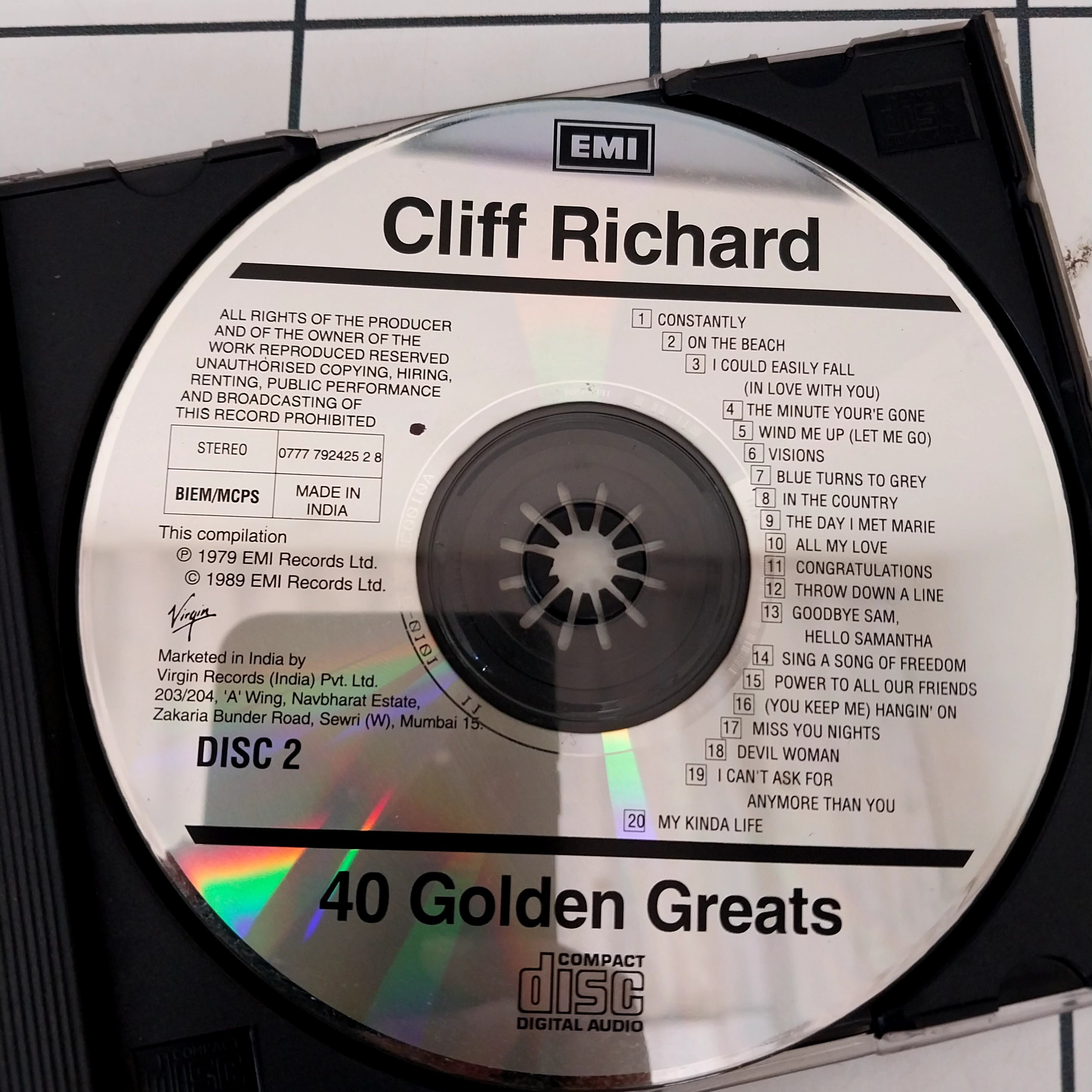 Cliff Richard - 40 Golden Greats (CD) (2)