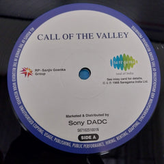 Pandit Shiv Kumar Sharma, Hariprasad Chaurasia, Brij Bhushan Kabra - Call Of The Valley (Vinyl)