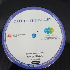 Pandit Shiv Kumar Sharma, Hariprasad Chaurasia, Brij Bhushan Kabra - Call Of The Valley (Vinyl)
