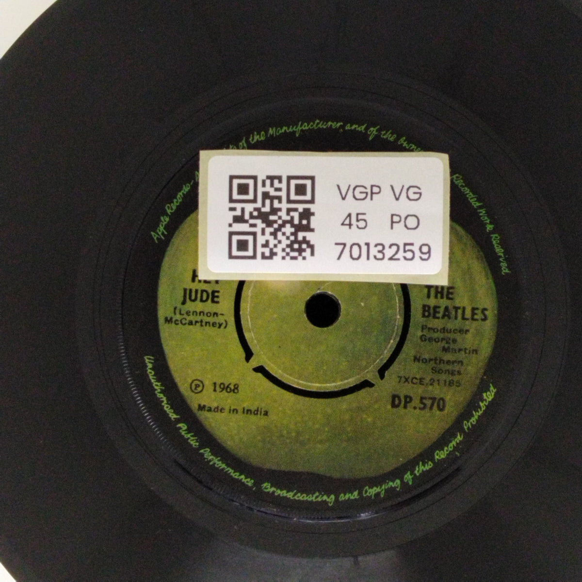 The Beatles - Revolution / Hey Jude (45-RPM)