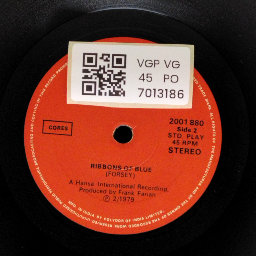 Boney M. - Hooray! Hooray! It's a Holi-Holiday/Ribbons Of Blue (45-RPM)