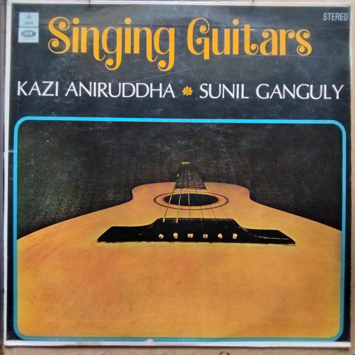 Kazi Aniruddha & Sunil Ganguly  - Singing Guitars (Vinyl)