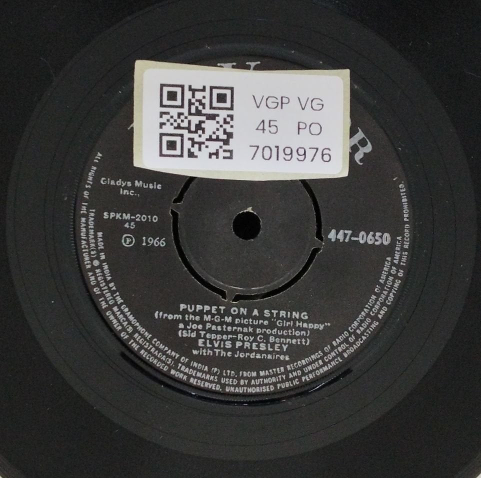 Elvis Presley - Wooden Heart + Puppet On A String (45-RPM)