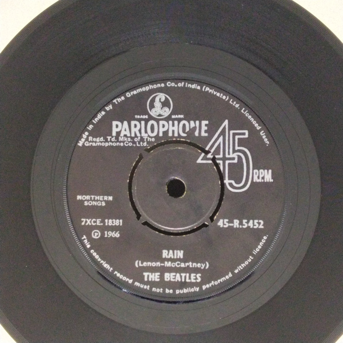 The Beatles - Rain / Paperback Writer (45-RPM)