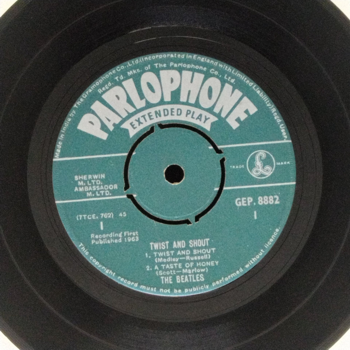 The Beatles - Twist and Shout (45-RPM)