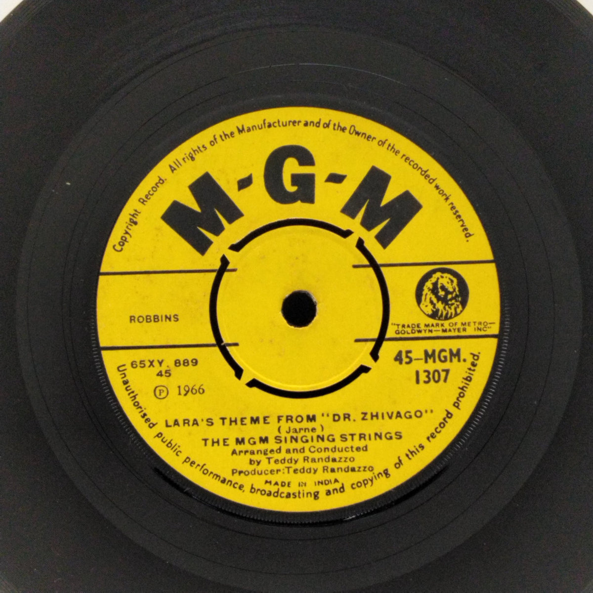 The MGM Singing Strings - Lara's Theme From "Dr. Zhivago" / The Old And The New (45-RPM)