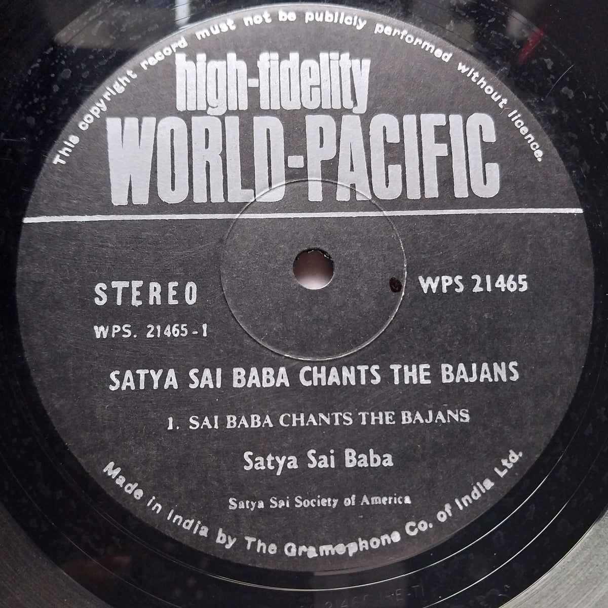 Satya Sai Baba - Chants The Bajans (Vinyl)